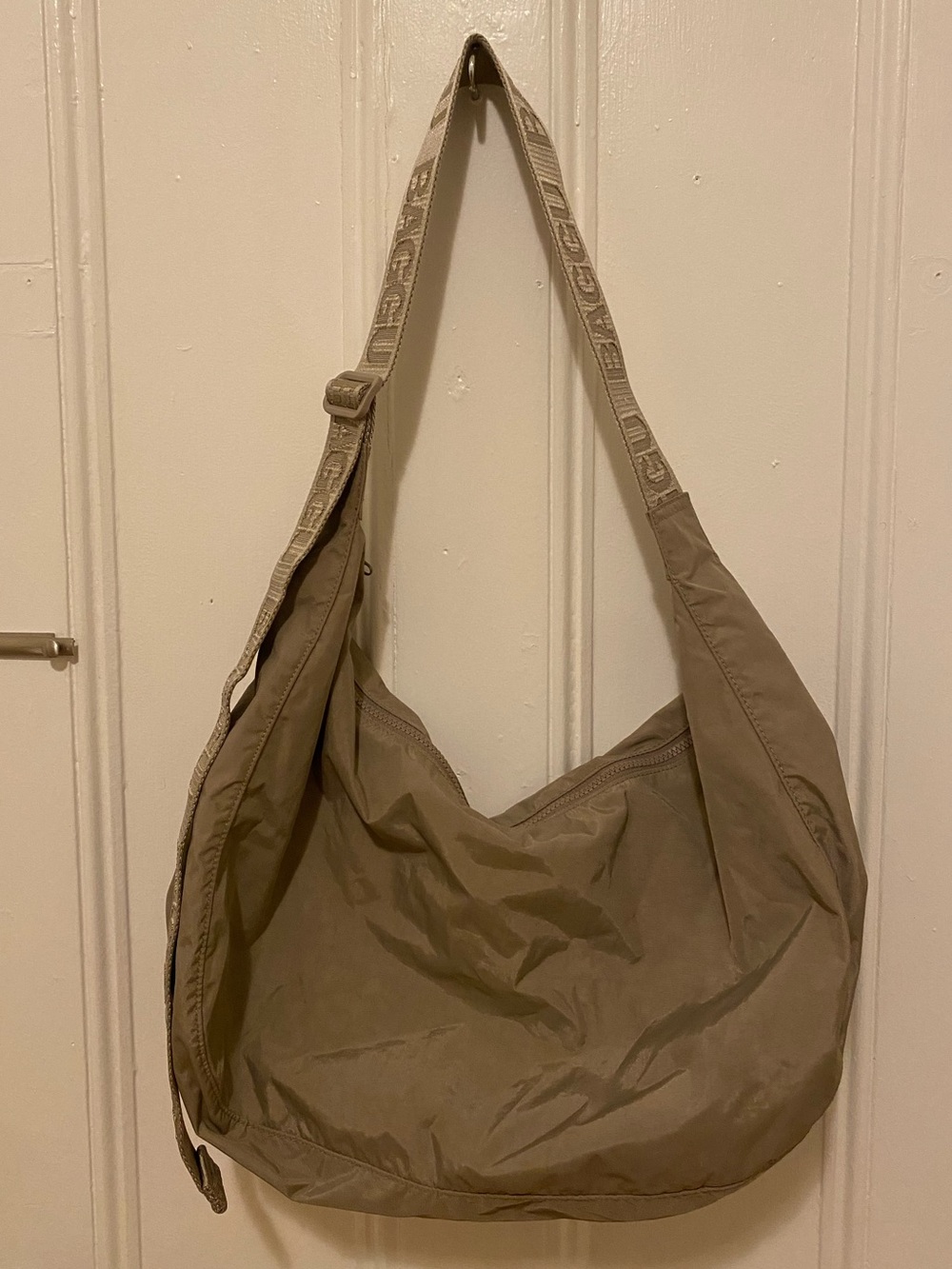 BAGGU Large Crescent Bag (dove)
